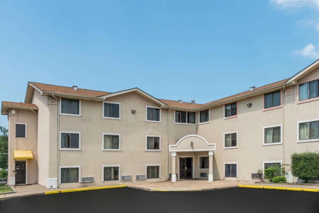 Quality Inn & Suites Earth City Ngoại thất bức ảnh